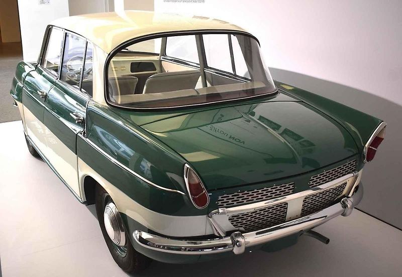 Jeden z designových návrhů projekt Škoda NOV
