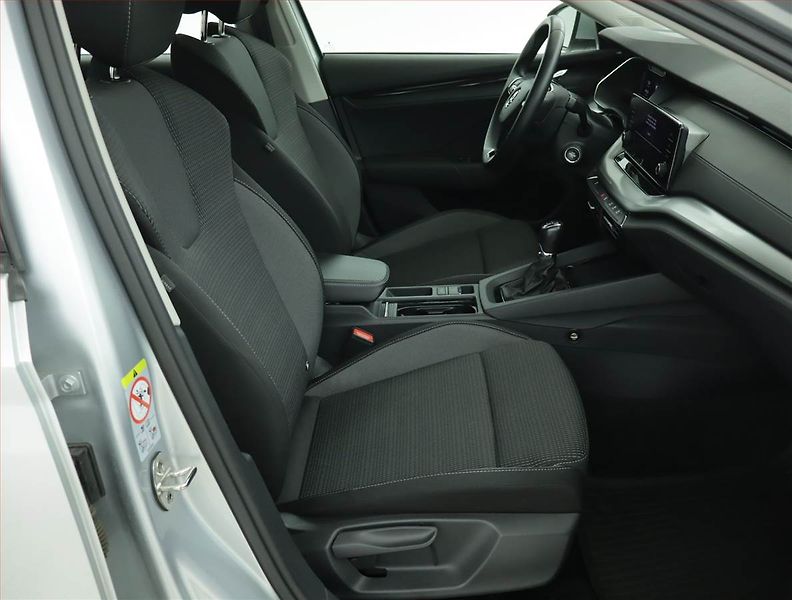 Škoda Octavia (2023) Ambition 2.0 TDI, ČR,1.maj - fotka 9 z 15