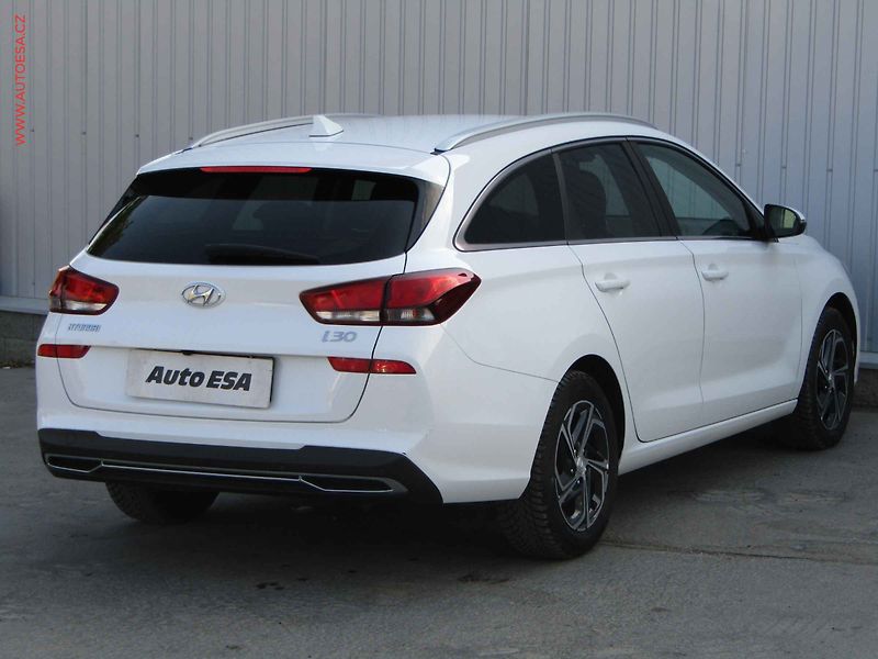 Hyundai i30 (2021) 1.6 CRDi, 1.maj,ČR, LED - fotka 4 z 22