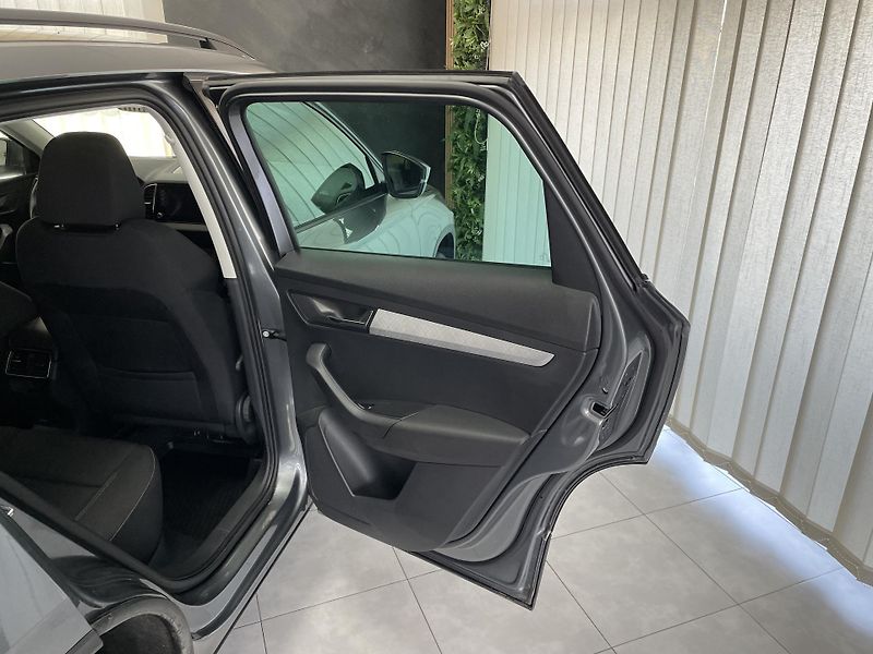 Škoda Karoq 1.5 TSi ČR 1.MAJ 6M LED SERVIS - fotka 15 z 31