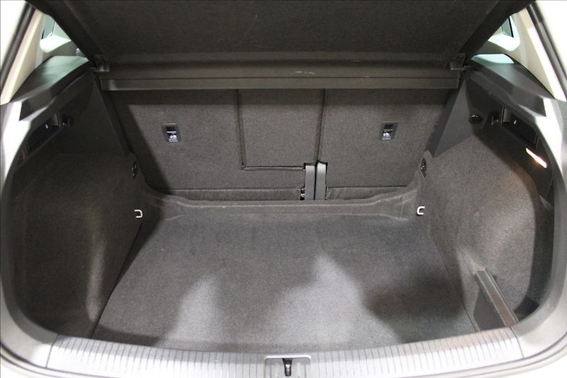 Volkswagen Tiguan 1,5 TSI Active 1.majitel - fotka 6 z 33