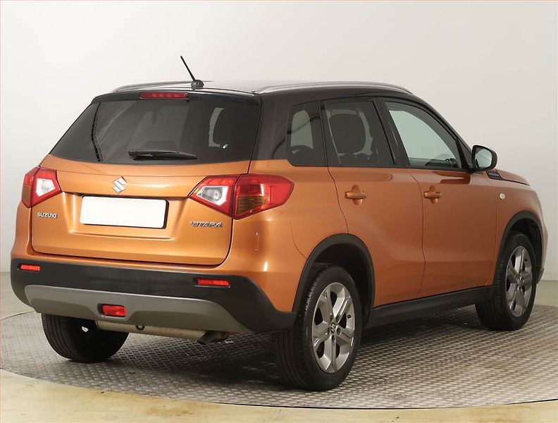 Suzuki Vitara (2017) 1.6 VVT, Serv.kniha, Navi - fotka 5 z 19