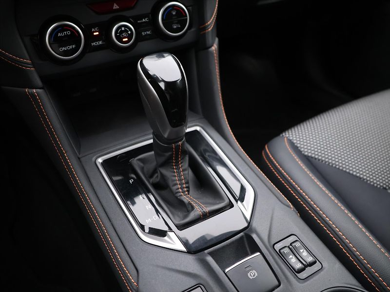 Subaru XV 2,0 i 115kW CVT Comfort 1.Maj - fotka 24 z 33