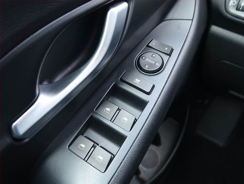 Hyundai i30 (2018) 1.0 T-GDI, Serv.kniha - fotka 14 z 14