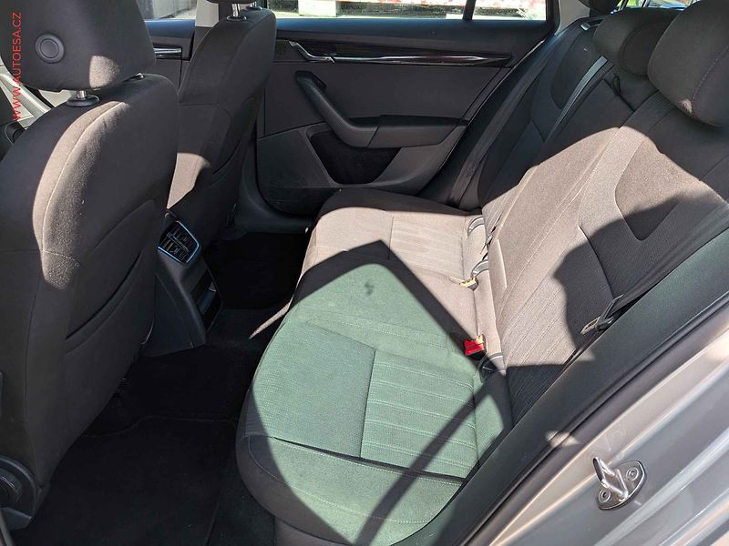 Škoda Octavia (2018) 2.0 TDi 4x4, 2.maj,ČR, Style - fotka 10 z 16