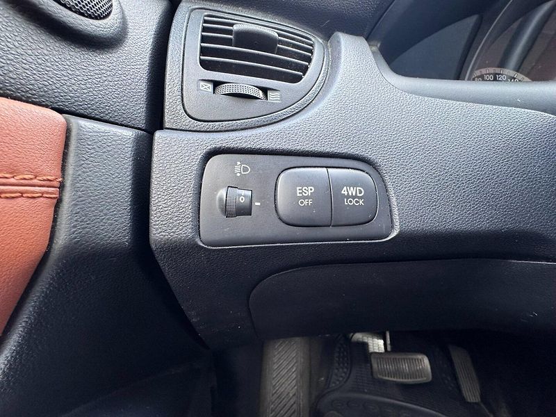 Kia Sportage (2004) 2,7i V6 129 KW AUTOMAT 4X4 - fotka 31 z 45