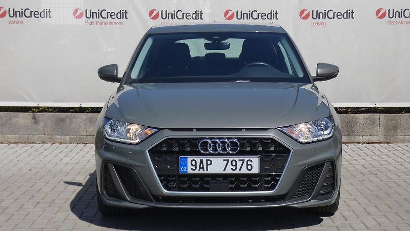 Audi A1 35 TFSI S-line Stronic - fotka 2 z 22