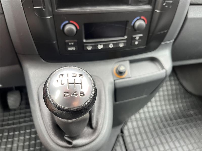 Peugeot Expert Tepee 2,0 HDi 8.MÍST KLIMA NAVIGACE - fotka 24 z 42
