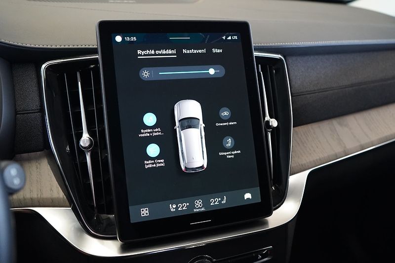 Volvo XC90 T8 AWD PLUS, Ventilace, 360° - fotka 33 z 48