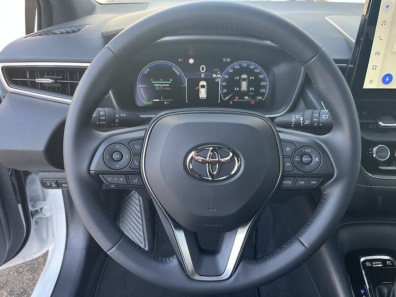 Toyota Corolla 1.8 hybrid Comfort - fotka 11 z 26