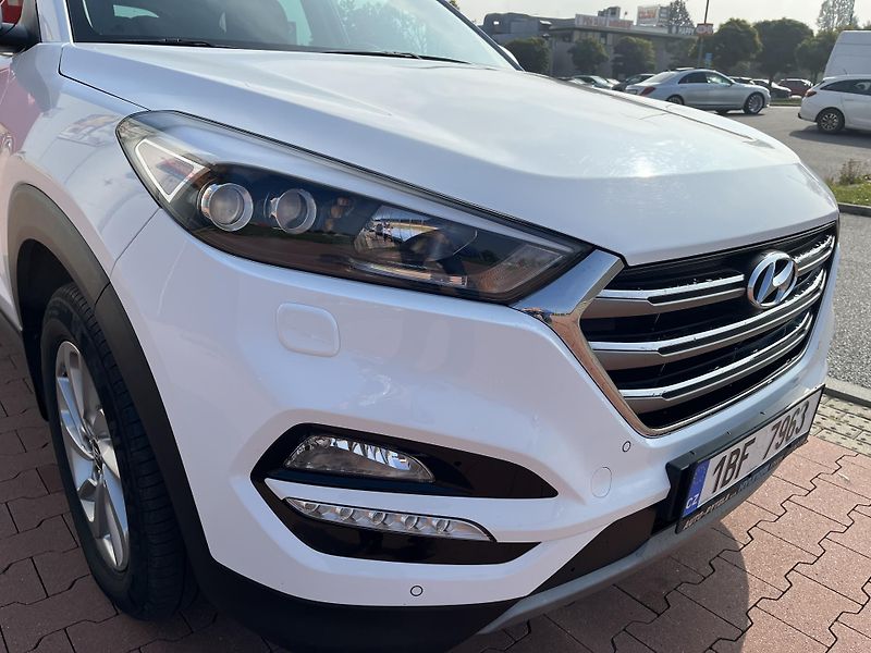Hyundai Tucson 2.0 CRDi 4x4 ČR - fotka 29 z 33