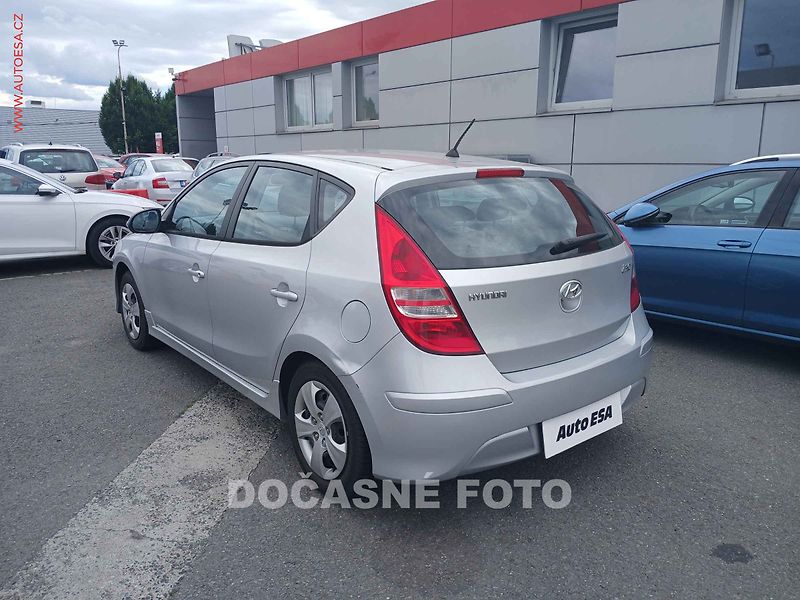 Hyundai i30 (2010) 1.4i, 1.maj,ČR, 1. majitel - fotka 2 z 3