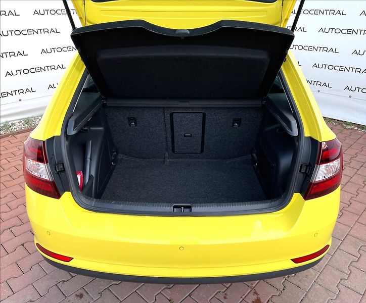 Škoda Rapid 1,6 TDi,66kW,STK 10/28 - fotka 10 z 26