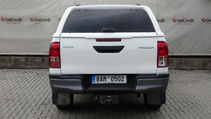 Toyota Hilux 2.4 D-4D Double Cab 4x4 Live - fotka 4 z 21
