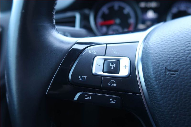 Volkswagen Golf Sportsvan (2017) Highline 1.6 TDI, Automat - fotka 17 z 23