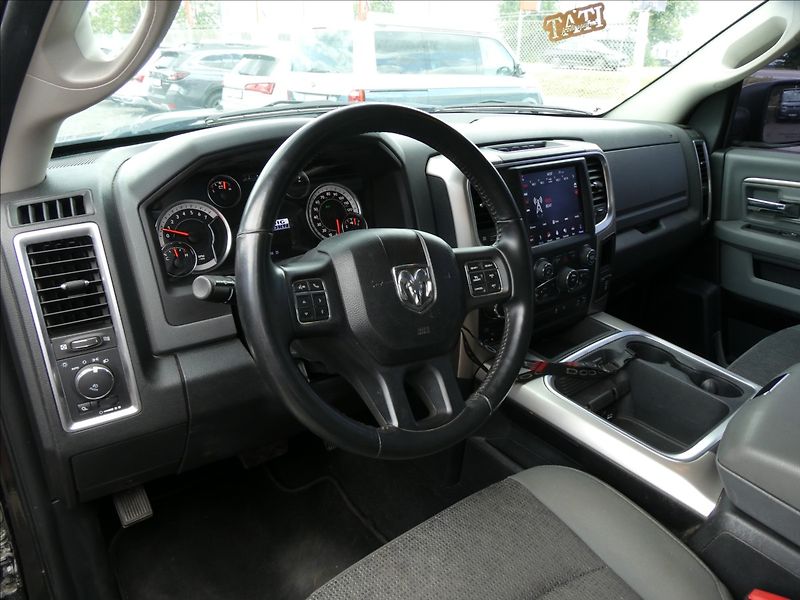 RAM 1500 5,7 HEMI Bighorn 295kW AT8 - fotka 13 z 35