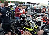 Motocykly třídy Supersport na přejímce.