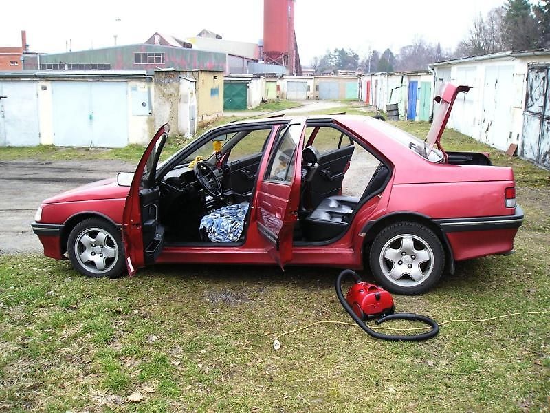 Peugeot 405  MI16 je silný i po letech
