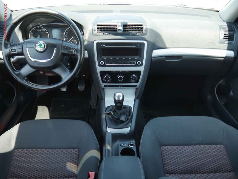 Škoda Octavia (2010) 1.4 TSI, Sport - fotka 8 z 16