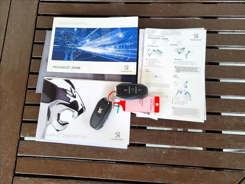 Peugeot 2008 1,2 Allure,navi,klima,Led - fotka 50 z 50