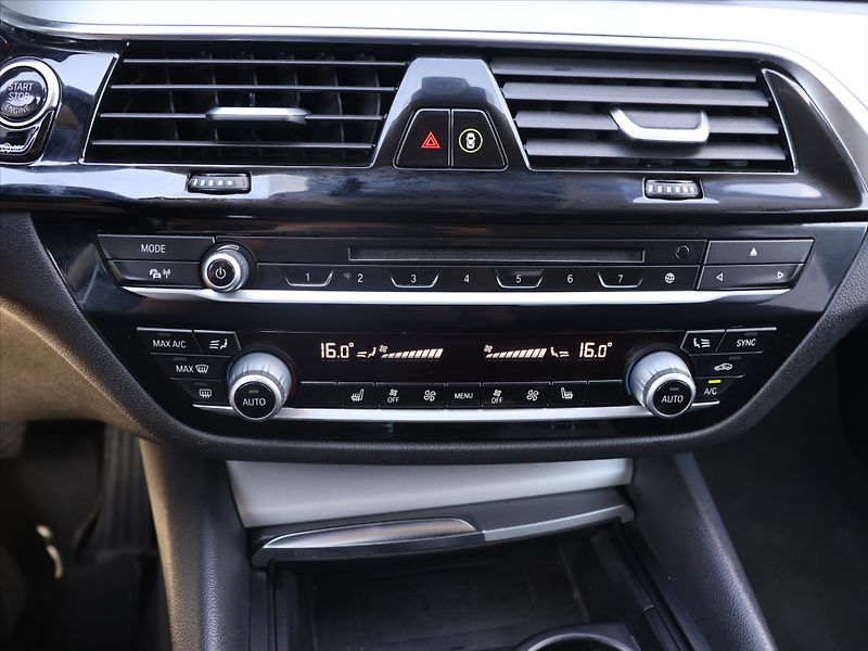 BMW Řada 5 2,0 525d 170kW Aut. Navi LED - fotka 23 z 35