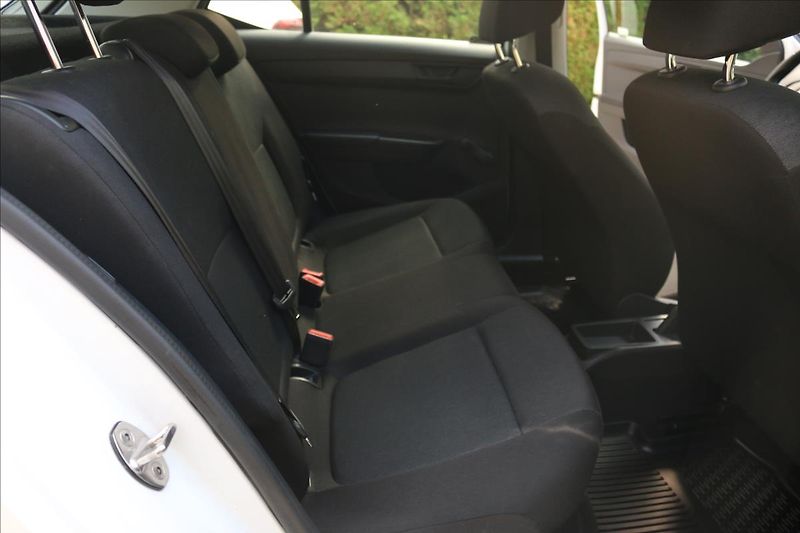 Škoda Fabia 1,0 ČR, 1. Majitel - fotka 28 z 33