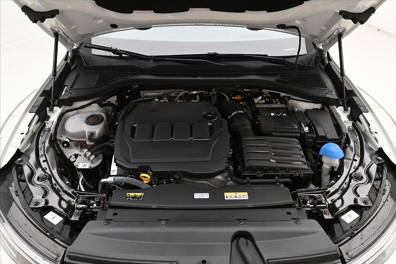 Volkswagen Passat 2,0 TDI 110 kW DSG Business Zá - fotka 9 z 33