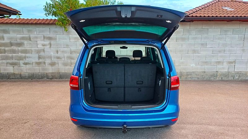Volkswagen Sharan 130kW 7míst PANO WEBASTO 1.ČR - fotka 8 z 21