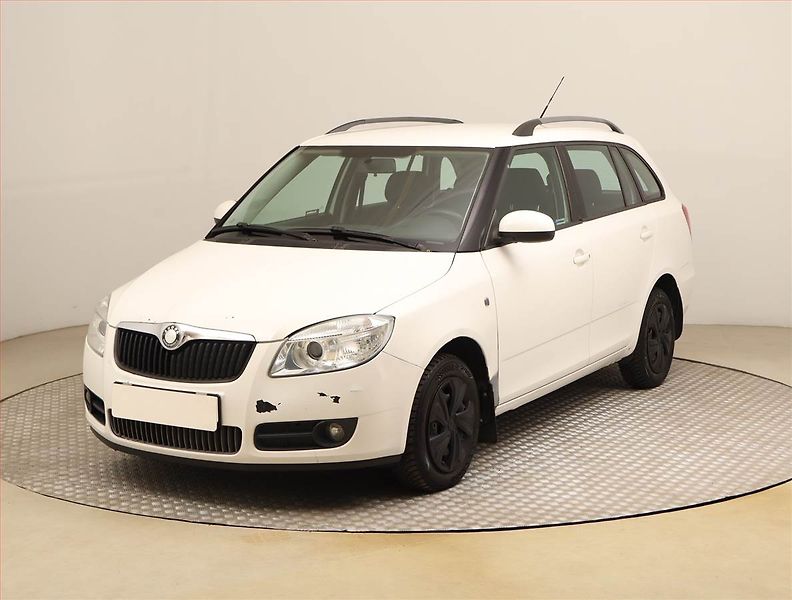 Škoda Fabia (2009) 1.2 12V, po STK, plně pojízdný - fotka 2 z 17