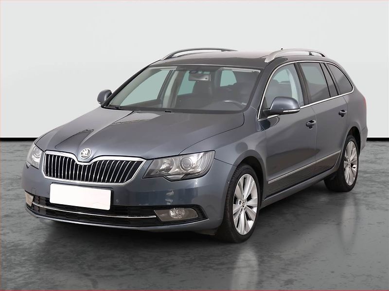 Škoda Superb (2014) 2.0 TDI, Navi, Xenony - fotka 2 z 19