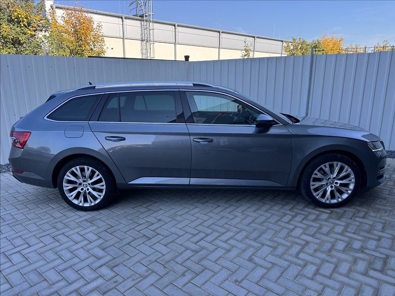 Škoda Superb 2,0 TDI DSG STYLE 1.maj. ČR - fotka 15 z 50