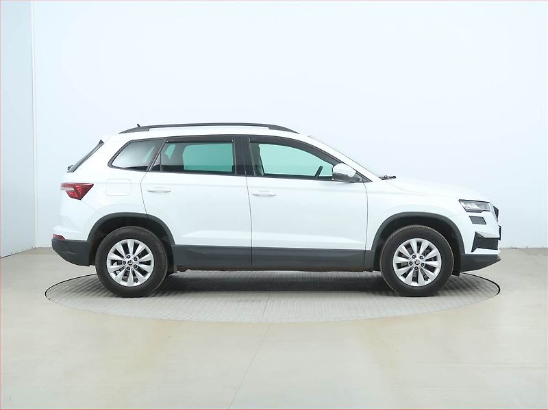 Škoda Karoq (2022) Ambition 1.0 TSI - fotka 6 z 16