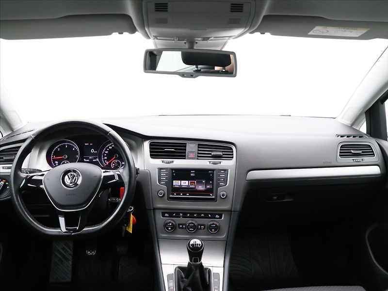 Volkswagen Golf 2.0 TDI 110kW Comfortline - fotka 23 z 30