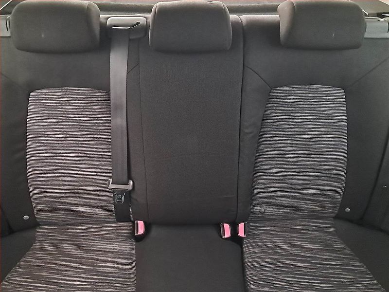 Kia Ceed (2010) 1.6 CRDi, po STK, dobrý stav - fotka 10 z 17