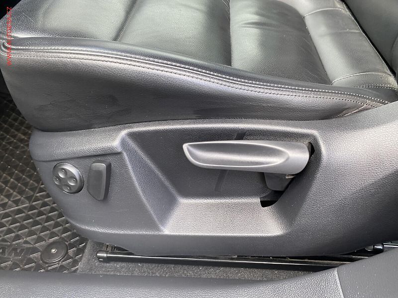 Volkswagen Sharan (2013) 2.0 TDi 7míst, Highline - fotka 14 z 19