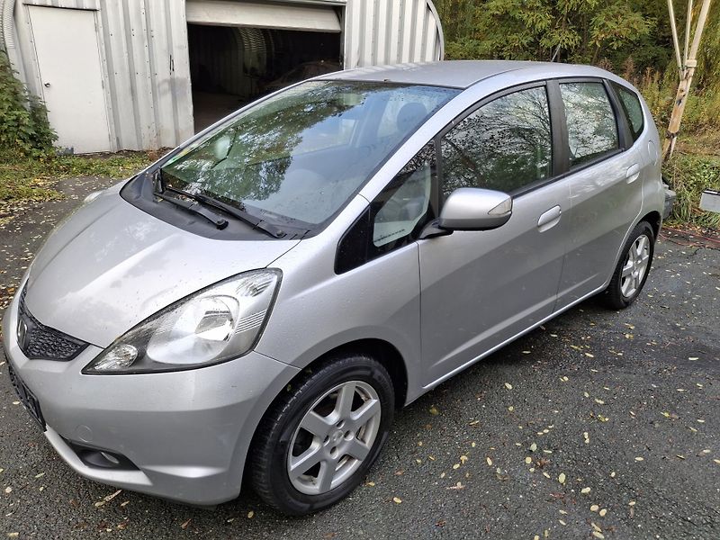 Honda Jazz 1.2 benzin Elegance 1. majitel - fotka 1 z 26