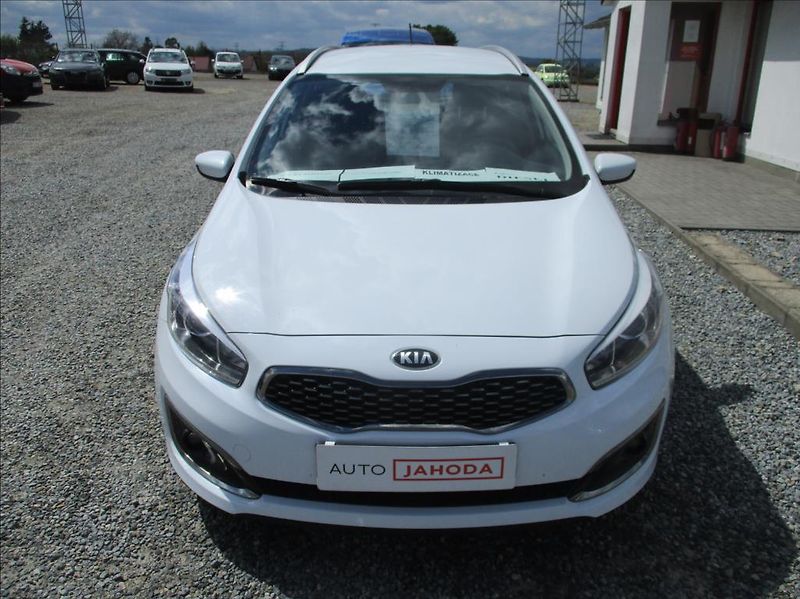 Kia Ceed 1,6 CRDi, klima,servis,DPH,CZ, - fotka 2 z 40