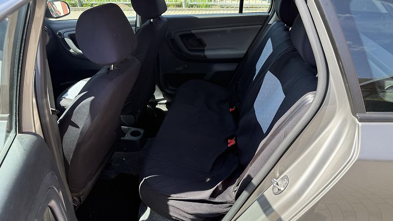 Škoda Fabia (2010) 1.4*16V*63kW*KLIMA*SERVIS* - fotka 7 z 16