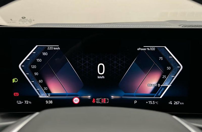 BMW i4 eDrive40 GC Kamera Auto. Park. - fotka 7 z 23