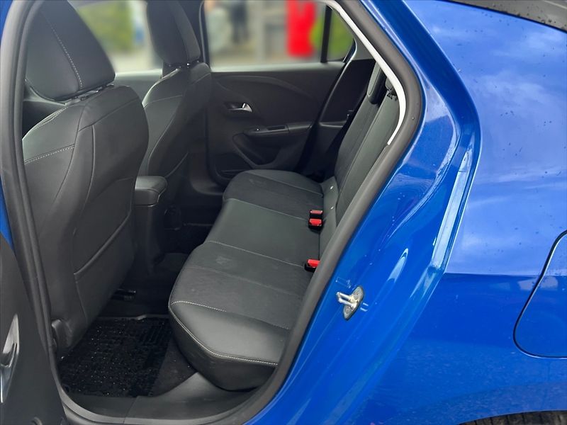 Opel Corsa 1,2 T 100 Elegance - fotka 8 z 11