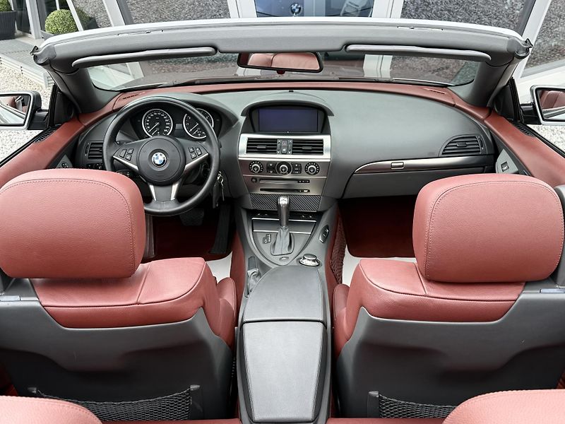 BMW Řada 6 645 Ci Cabrio REZERVACE - fotka 26 z 41