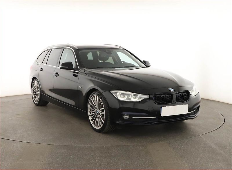 BMW Řada 3 (2016) 320 d, Navi, Tempomat - fotografie inzerátu