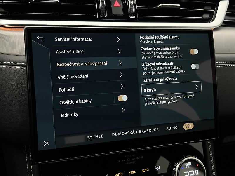 Jaguar F-Pace D200 R-DYNAMIC S AWD AUT - fotka 40 z 44