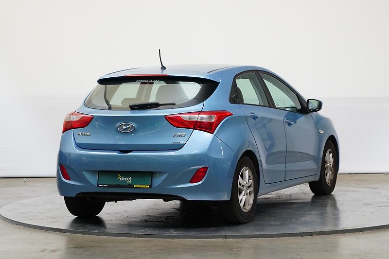 Hyundai i30 - fotka 2 z 21