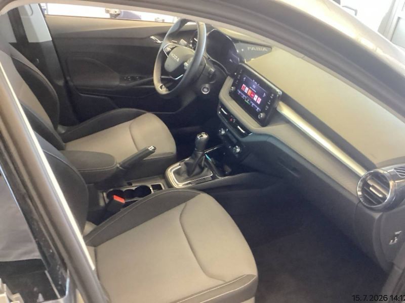 Škoda Fabia Selection 1,0 TSI 70kW MT5/Z66 - fotka 6 z 8