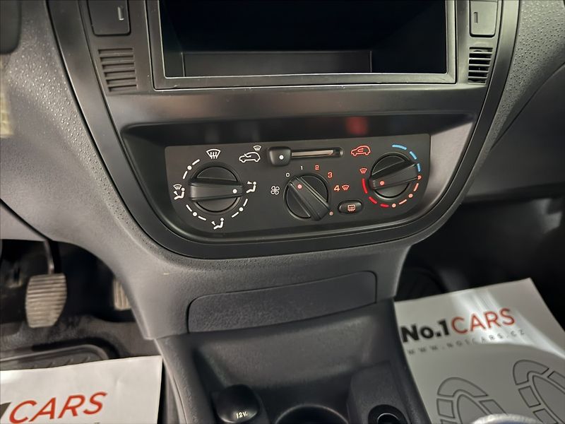 Citroën C2 1,1   i 44KW ALU PO STK - fotka 12 z 19
