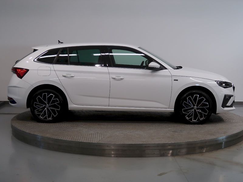 Škoda Scala (2024) DRIVE 1.5TSI 110KW DSG - fotka 8 z 39