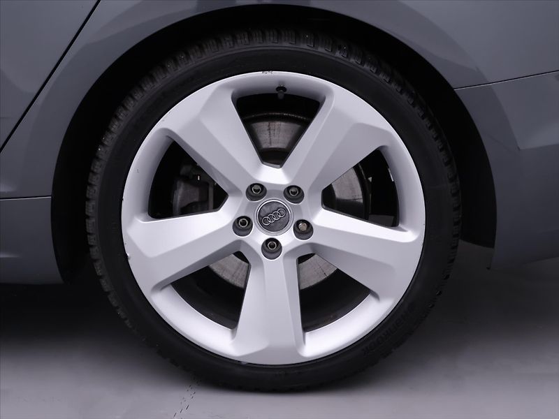 Audi A5 3.0 TDI 210kW quattro DPH CZ - fotka 34 z 41