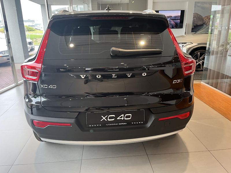 Volvo XC40 (2024) D3 AWD MOMENTUM - fotka 6 z 15