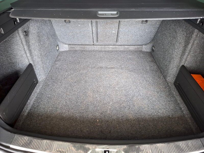 Škoda Superb (2013) combi  ELEGANCE L4 103/2,0 DSG - fotka 10 z 26